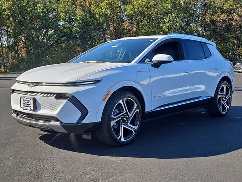 New 2026 Chevrolet Equinox EV LT w/ Convenience Package II image 10