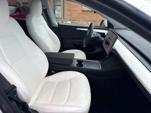 Used 2024 Tesla Model Y Long Range RWD image 21