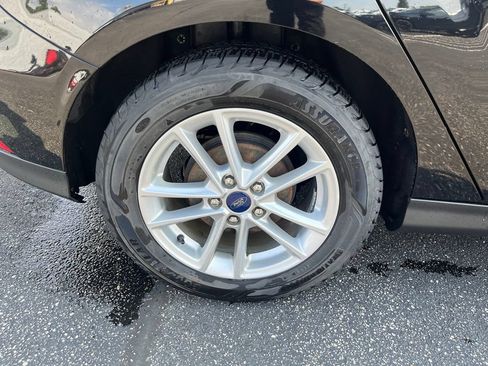 Used 2017 Ford Focus SE FWD image 32
