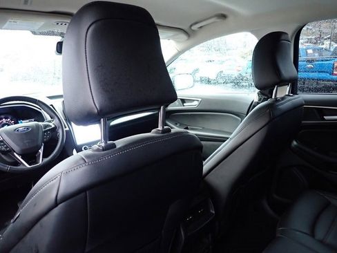 Used 2022 Ford Edge SEL w/ Convenience Package image 17