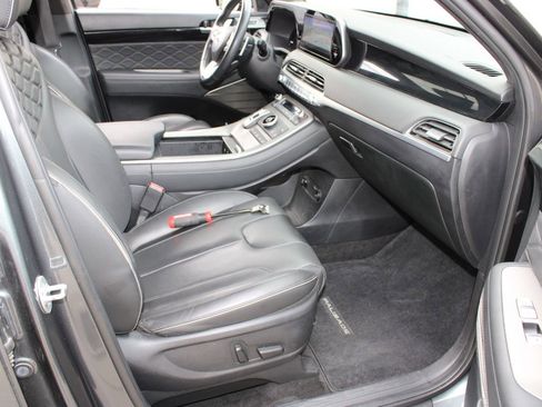 Used 2022 Hyundai Palisade Calligraphy image 17