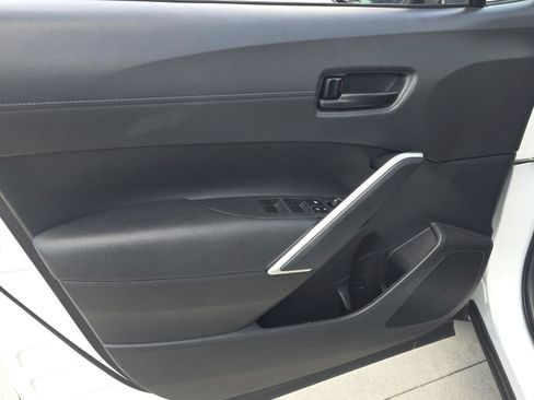 Used 2023 Toyota Corolla Cross AWD Hybrid image 14