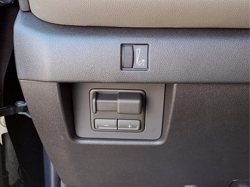 New 2026 Chevrolet Colorado ZR2 image 12