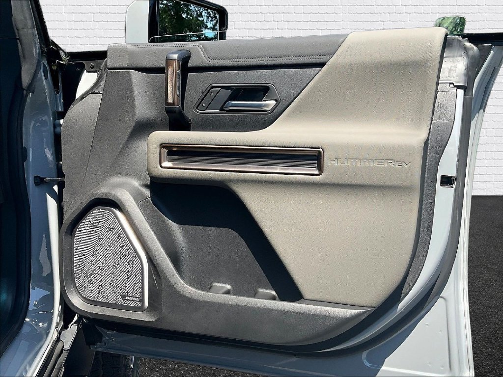 Used 2025 GMC Hummer EV 3X AWD/4WD image 24