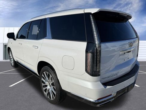 Certified 2025 Cadillac Escalade Premium Luxury Platinum w/ LPO, Floor Liner Package image 4
