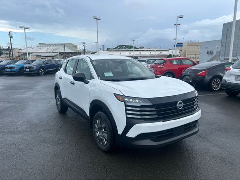 New 2026 Nissan Kicks S image 2