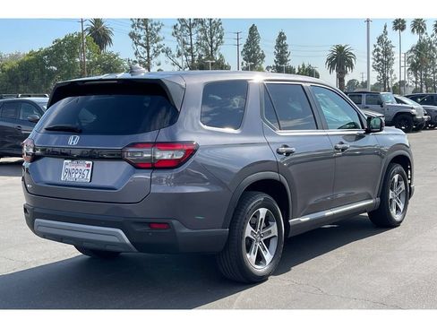 Used 2025 Honda Pilot EX-L image 6