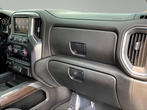 Used 2019 Chevrolet Silverado 1500 LT Trail Boss AWD/4WD image 17