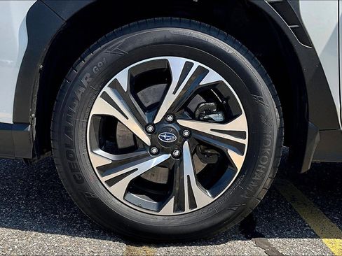 Used 2024 Subaru Crosstrek 2.0i Premium image 9