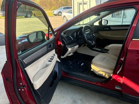 Used 2018 Subaru Outback 2.5i Premium AWD/4WD image 20