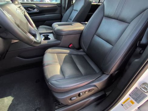 Used 2023 Chevrolet Suburban RST w/ Luxury Package image 16