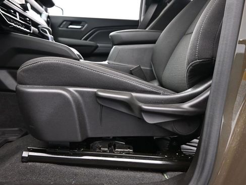 Used 2024 Chevrolet Colorado LT w/ LT Convenience Package image 21