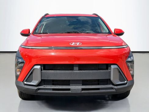 Used 2025 Hyundai Kona SEL FWD image 3