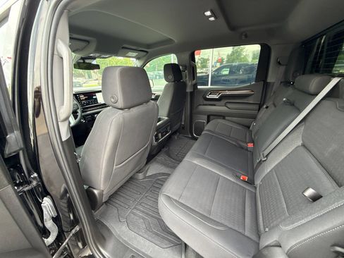 Used 2024 GMC Sierra 1500 Elevation w/ Preferred Package AWD/4WD image 12