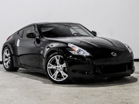 Used 2012 Nissan 370Z Touring w/ Sport Pkg RWD image 4