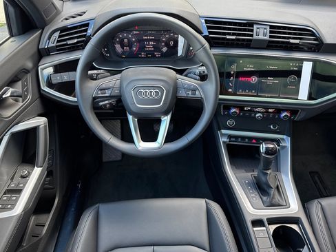New 2025 Audi Q3 2.0T Premium image 11