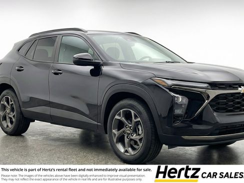 Used 2025 Chevrolet Trax LT w/ LT Convenience Package FWD image 1