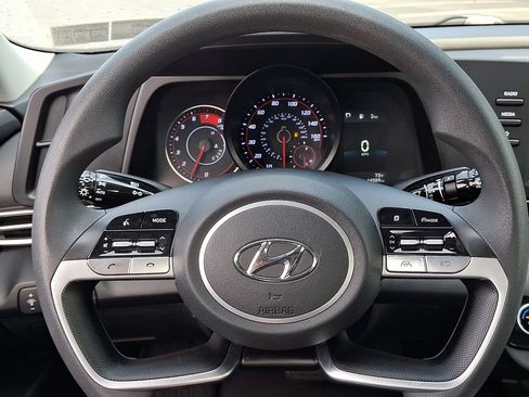 Used 2022 Hyundai Elantra SEL FWD image 19