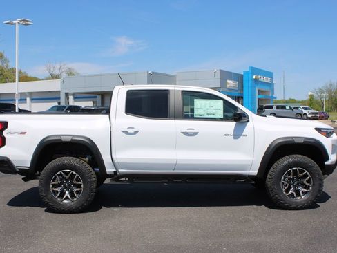 New 2026 Chevrolet Colorado ZR2 AWD/4WD image 11