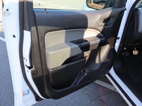 Used 2021 Chevrolet Colorado W/T w/ WT Convenience Package RWD image 14