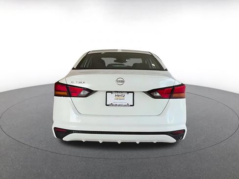 Used 2025 Nissan Altima 2.5 SV FWD image 10