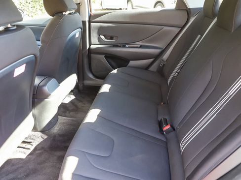 Used 2023 Hyundai Elantra SEL w/ Convenience Package FWD image 18