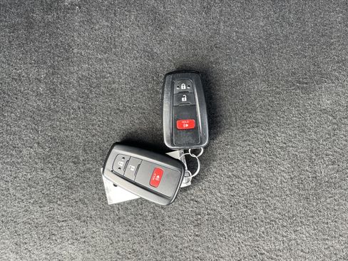 Certified 2024 Toyota RAV4 XLE image 30