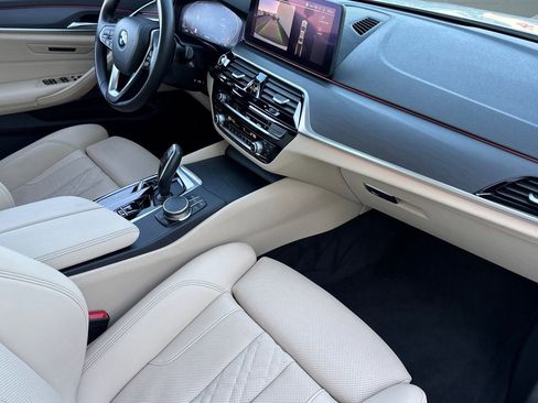 Used 2023 BMW 530i w/ Premium Package image 32