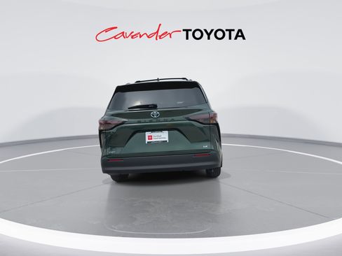 Certified 2025 Toyota Sienna LE FWD image 7