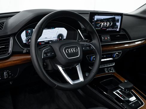 Certified 2023 Audi Q5 2.0T Premium Plus w/ Premium Plus Package AWD/4WD image 11