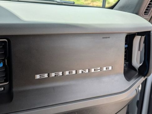 Used 2022 Ford Bronco Black Diamond AWD/4WD image 15