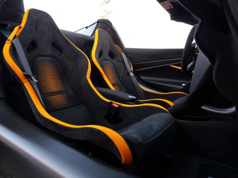 Used 2024 McLaren 750S Spider RWD image 11