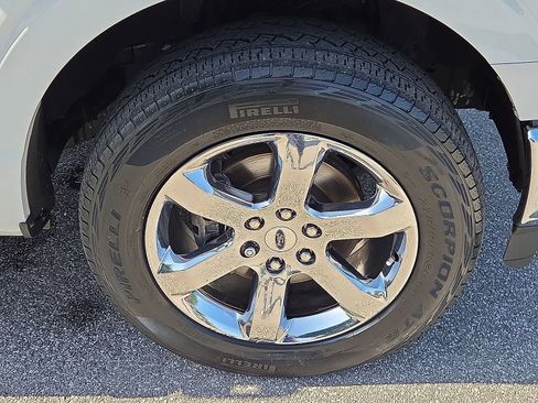 Certified 2023 Ford F150 Lariat w/ FX4 Off-Road Package AWD/4WD image 7