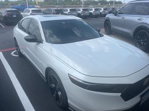 Used 2024 Honda Accord Sport image 3