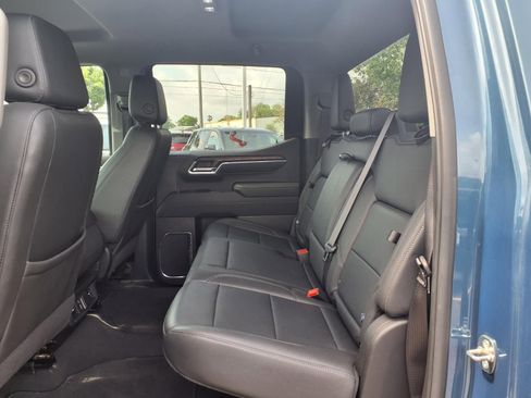 Used 2024 GMC Sierra 1500 SLT image 18