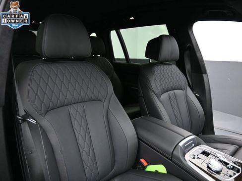Certified 2025 BMW X7 xDrive40i w/ Executive Package image 22