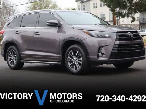Used 2018 Toyota Highlander XLE image 1