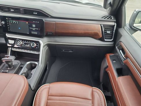 Certified 2024 GMC Sierra 1500 Denali Ultimate AWD/4WD image 29