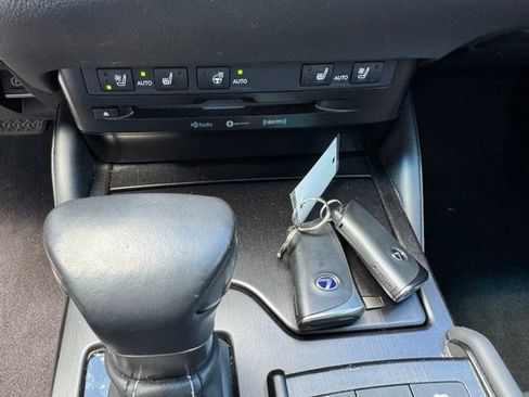 Used 2019 Lexus ES 300h w/ Premium Package FWD image 21