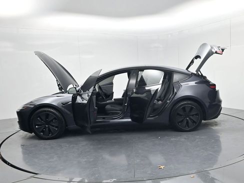 Used 2025 Tesla Model 3 Long Range image 64