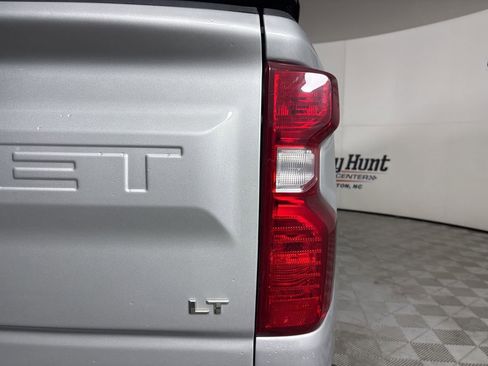 Used 2020 Chevrolet Silverado 1500 LT image 34