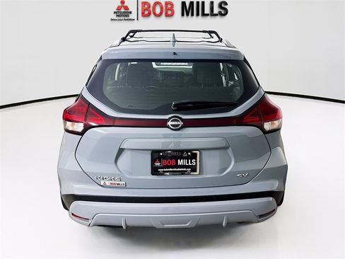 Used 2023 Nissan Kicks SV image 6