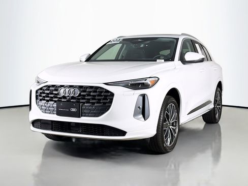 Certified 2025 Audi Q5 Premium w/ Premium Plus AWD/4WD image 3