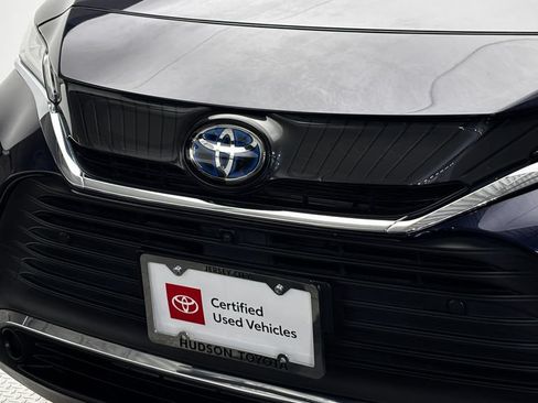 Used 2021 Toyota Venza Limited w/ Advanced Technology Package AWD/4WD image 2