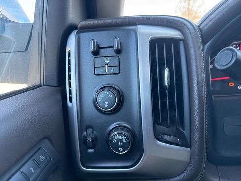 Used 2016 GMC Sierra 1500 SLT w/ Suspension Package, Off-Road AWD/4WD image 17
