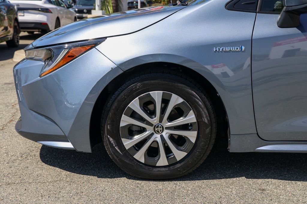 Used 2020 Toyota Corolla LE FWD image 12