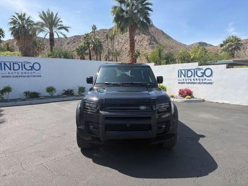 Used 2025 Land Rover Defender 90 X-Dynamic SE image 2