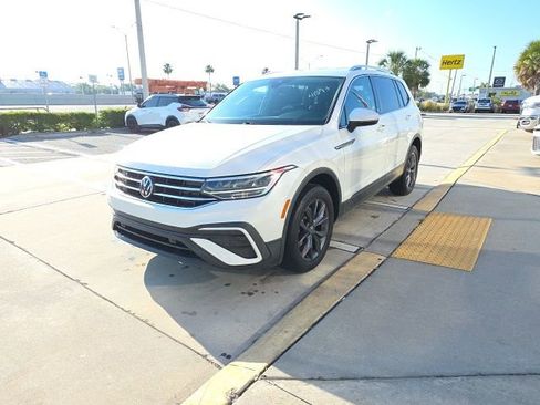 Used 2023 Volkswagen Tiguan SE image 8