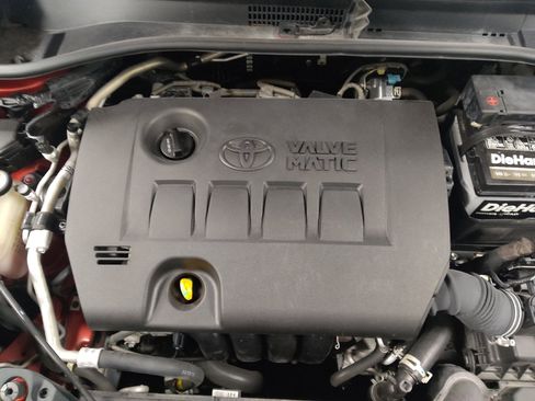 Used 2021 Toyota C-HR XLE FWD image 30