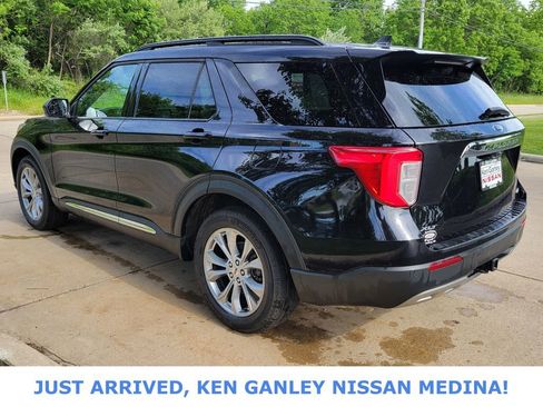 Used 2023 Ford Explorer XLT w/ Equipment Group 202A AWD/4WD image 5